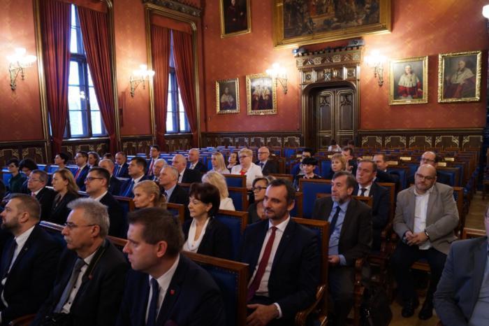Gmina Drezdenko uhonorowana certyfikatem Samorządowy Lider Edukacji Dnia 9