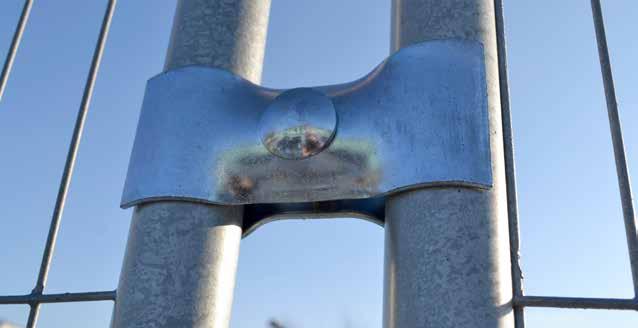 96 KLAMRA OGRODZEŃ PRZENOŚNYCH TEMPORARY FENCING COUPLER >> KLAMMER 3mm M00004 55mm 2mm 132mm 3mm