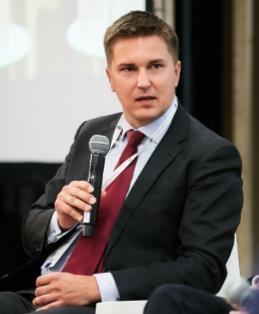 Robert Dzierzgwa Dyrektor, Departament Strategii Rozwoju, Ministerstwo Inwestycji i Rozwoju ( ) Na razie spoza kierunku wschodniego nie jesteśmy w stanie pokryć całości zapotrzebowania na gaz.
