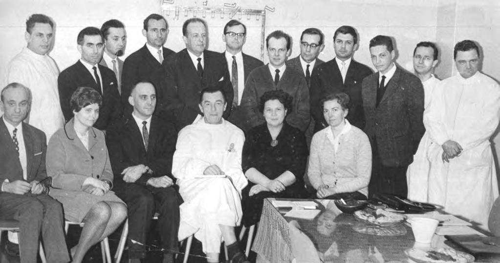 PRACA ORYGINALNA Chir. Narzadow Ruchu Ortop. Pol., 2017; 82(5) 188-193 Tomasz Mazurek and Michał T.W. von Grabowski, Professor Józef Szczekot (1932-1997) In Memoriam Ryc. 3.