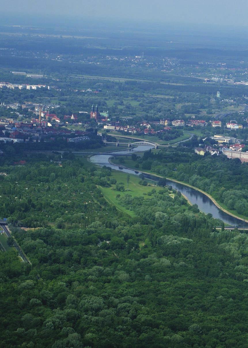W celu opracowania zintegrowanej strategii ważne jest, aby dokładnie zrozumieć wszystkie istotne aspekty związane z rzeką Wartą i Poznaniem.