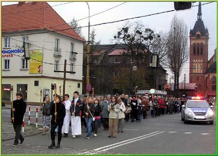 ulicami miasta 15 kwietnia 2011