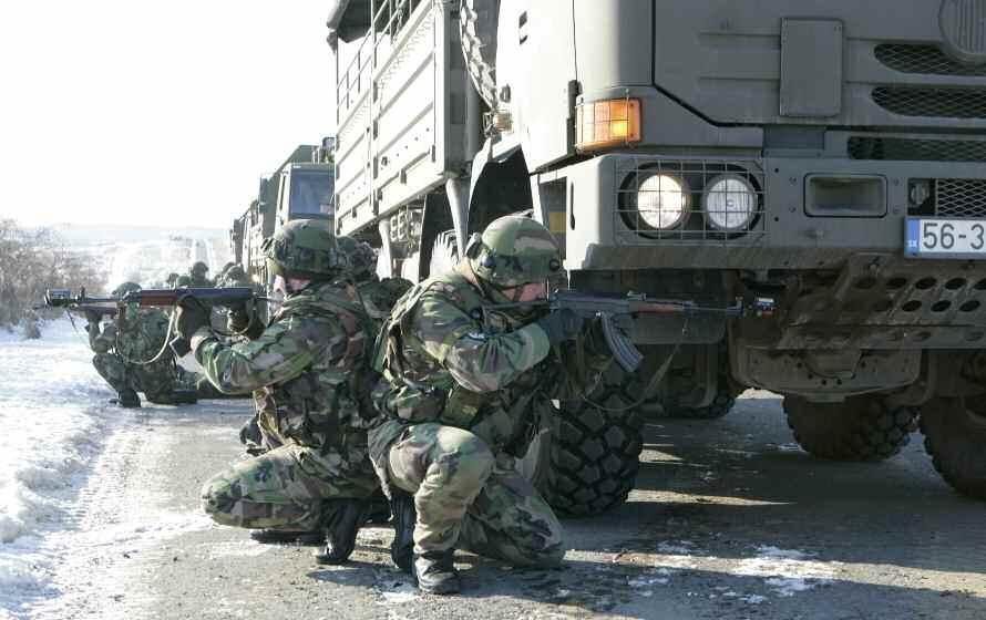 : výcvik V roku 2008 sa aj naše ozbrojené sily pridali k tým armádam vyspelých krajín NATO a niektorých ďalších štátov, ktoré pri výcviku svojich príslušníkov využívajú moderné simulátory.