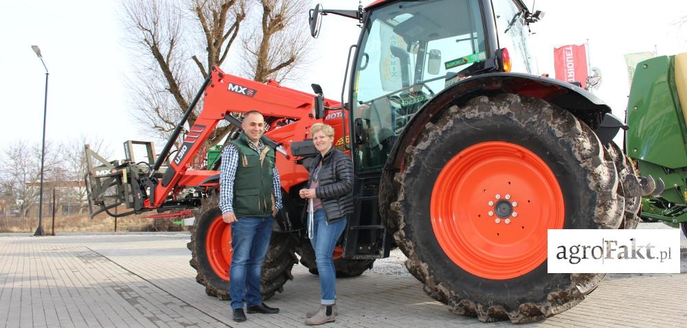 https://www. Kubota M135 GXS przemierza Polskę wzdłuż i wszerz Autor: Anna Klimecka Data: 26 marca 2017 Danuta Kuchta jest pełna kontrastów.