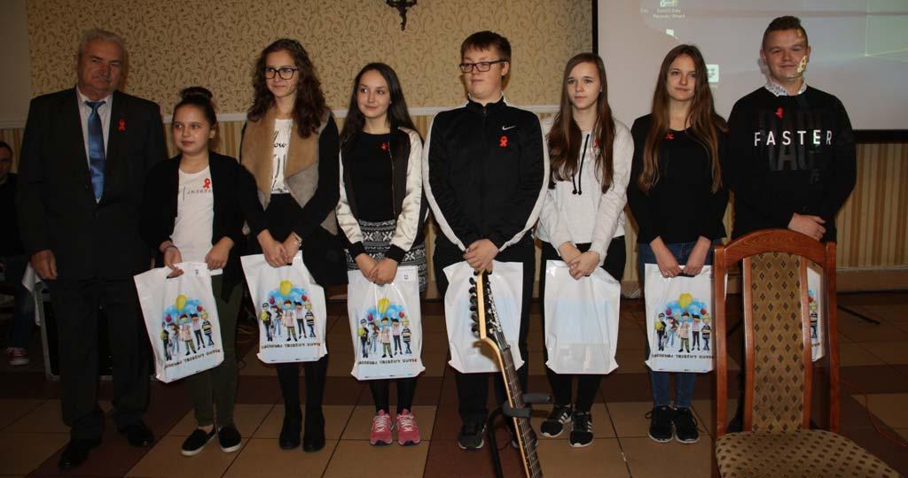 ZTU to akcja, której najważniejszym celem jest promowanie konstruktywnych postaw, zdrowego stylu życia oraz atrakcyjnych dla dzieci i młodzieży zachowań prospołecznych jako alternatywy wobec wielu