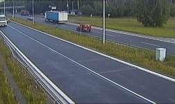 ruchu. Dane z tych stacji pokazują, że do 30% pojazdów ciężarowych, poruszających się po drogach krajowych, jest przeciążonych.