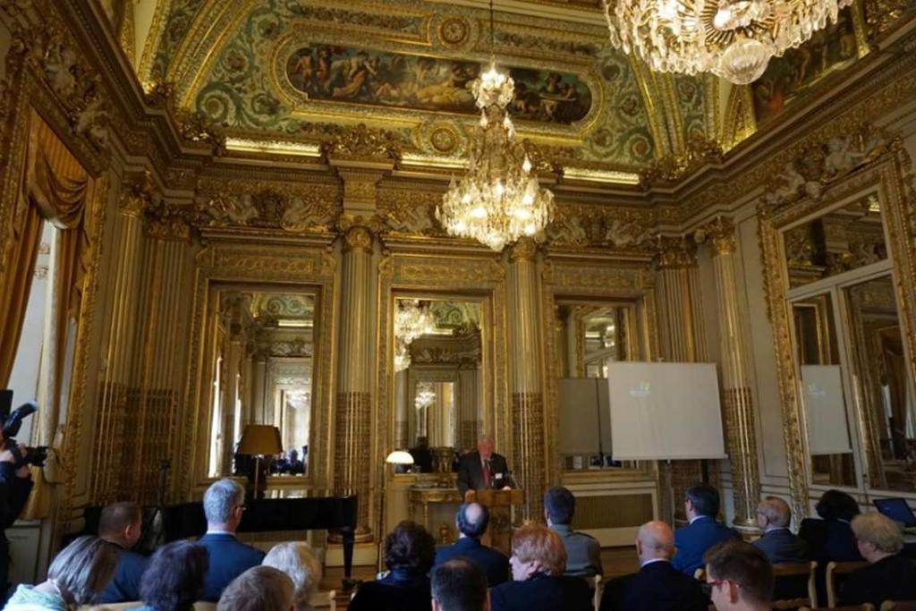 Komunikaty przemówieniu Ambasador podkreślił wagę wkładu polskich inżynierów w wymianę między Polską a Francją na polu nauki oraz jego znaczenie na rzecz kształtowania przyjaznych stosunków