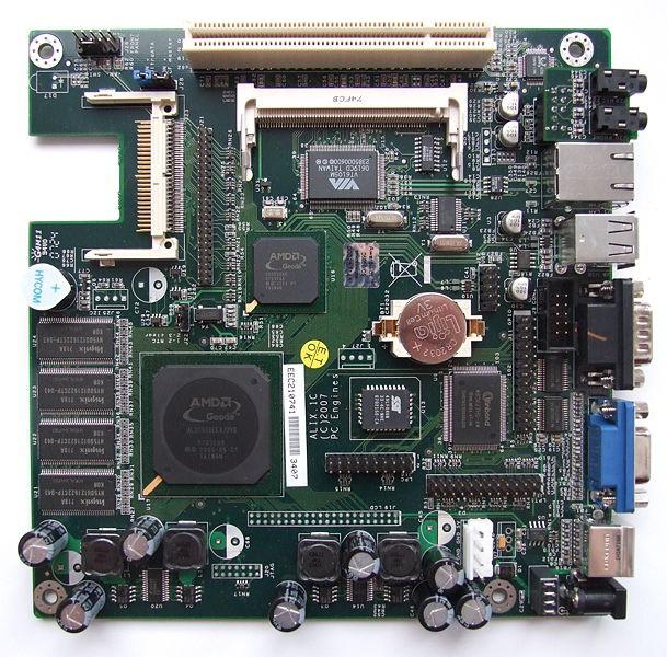 Mini-ITX standard płyt głównych o wymiarach 17x17 cm, zaprojektowany przez VIA Technologies w 2001 roku.