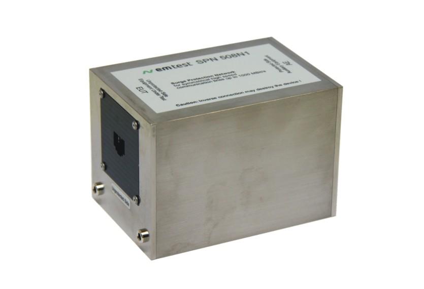 URZĄDZENIA DODATKOWE SURGE PROTECTION NETWORK FOR UNSHIELDED AND SHIELDED HIGH-SPEED COMMUNICATION LINES The optional SPN 508N1 is required to appropriately decouple the surge pulses from the