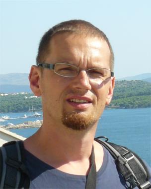 dr hab. Robert Podgajny Wydział Chemii UJ, Zakład Chemii Nieorganicznej Zespół Nieorganicznych Materiałów Molekularnych ul. Ingardena 3, 30-060 Kraków Tel. 12 663 20 51 e-mail: podgajny@chemia.uj.edu.