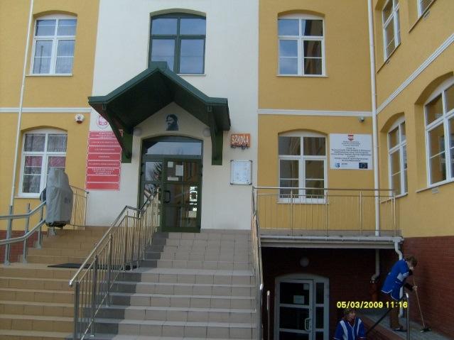 Szkół w przy ul. Zawadzkiego 15 w Dzierzgoniu. 2.