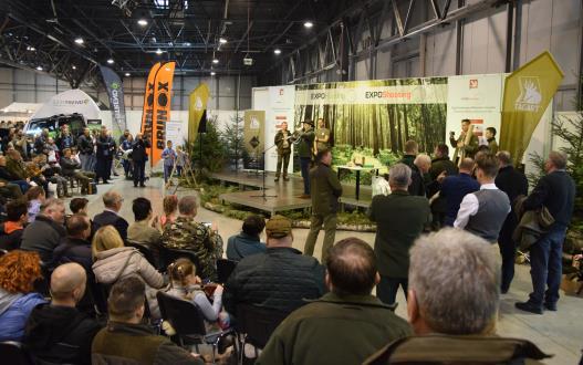 Ogromną popularnością wśród gości EXPOHunting cieszyły się również pokazy szlachetnej sztuki wabienia jeleni, przygotowane przez Tomasza Malińskiego, wielokrotnego Mistrza Polski i dwukrotnego