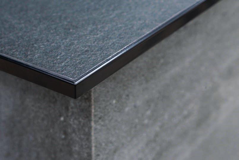 szczotkowane aluminium CC 1960 2 Iron Copper Schlüter -Rondec-Step-CT szczotkowane aluminium CC 2000 3 Zaha Stone Silk Schlüter -Schiene-Step-Eb szczotkowana stal nierdzewna CC 1840 4 Cement Satin