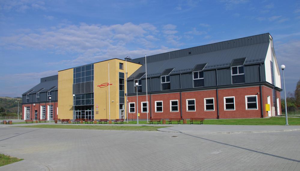 STRZYŻÓW STOLICA NASZEGO POWIATU Powiat Strzyżowski jest organem prowadzącym dla szkół ponadgimnazjalnych: Liceum Ogólnokształcącego im.