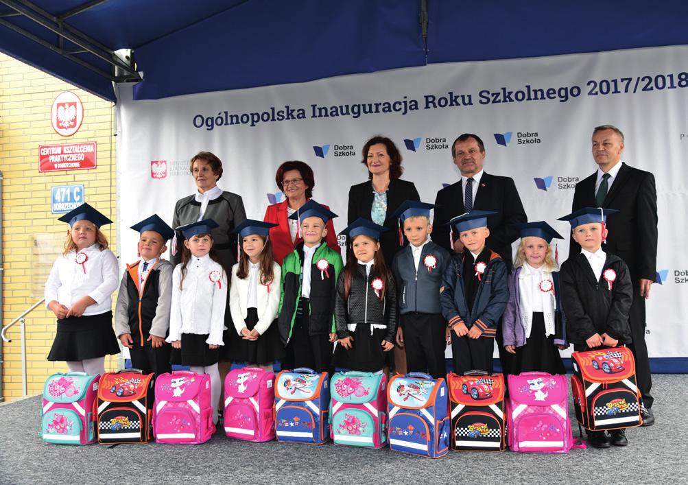 W inauguracji udział wzięli również Senatorowie i Posłowie RP, Wojewoda Podkarpacki Pani dr Ewa Leniart, Marszałek Województwa Podkarpackiego Pan Władysław Ortyl, Podkarpacki Kurator Oświaty Pani