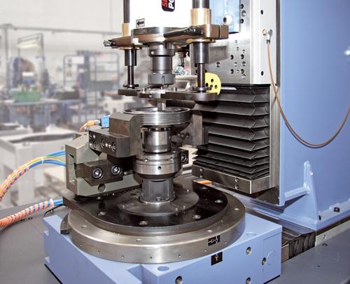 The initial unbalance is determined in the measuring station and then corrected in the correction station, following which the residual unbalance