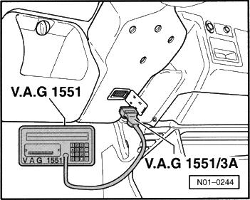 Czynności, które należy przeprowadzić w celu usunięcia aktualnych i specyficznych dla danego typu immobilisera usterek, patrz katalog Handbuch Service-Technik (Podręcznik techniki serwisowej).