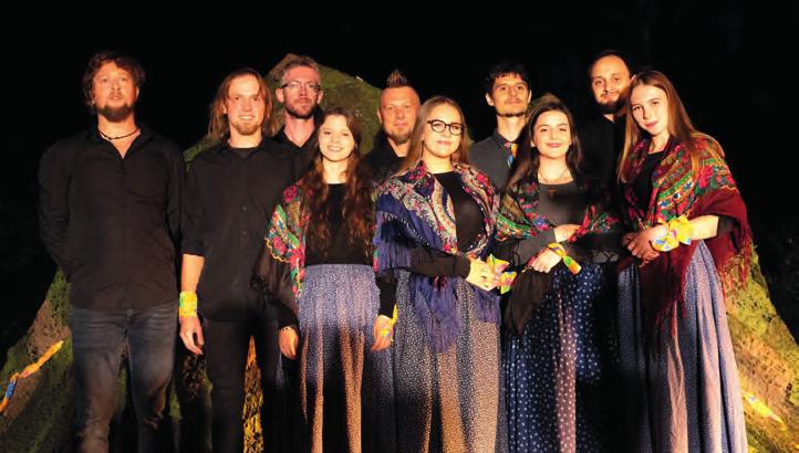 Zwyciężczyni "Złotego Guzika" w Mam Talent, finalistka Must be the Music.