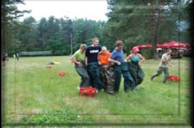 ZABAWY PIKNIKOWE ZESPOŁOWE Narty 5-osobowe członkowie zespołu mają za