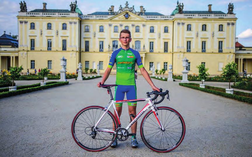 rozpoczął naukę w Szkole Mistrzostwa Sportowego w Świdnicy, w specjalizacji kolarstwo szosowe.