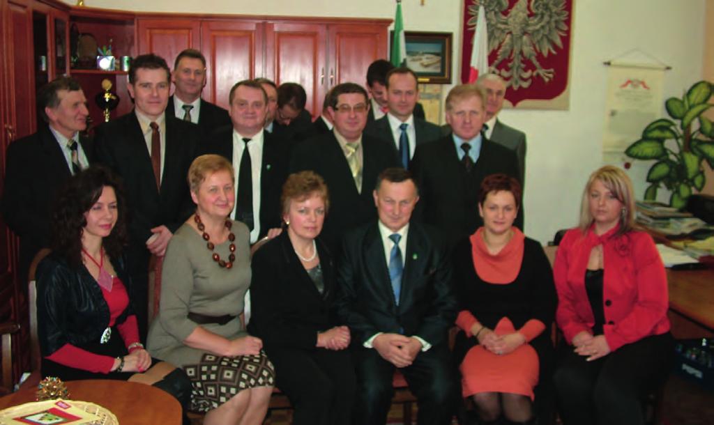 24 Wieści 25 lat - Historia Gminy Zambrów Kontynuujemy prezentację jubileuszowej książki "25 lat Historia Gminy Zambrów" autorstwa Bogdana Paca. Przedstawiamy Państwu V rozdział.