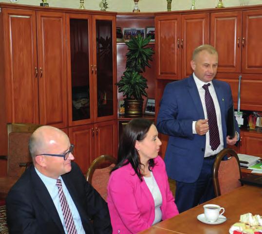 6 Wieści Podsumowanie współpracy samorządów gminnych z powiatu zambrowskiego W dniu 13 października 2017 r. odbyło się spotkanie Wójtów Gmin Powiatu Zambrowskiego.