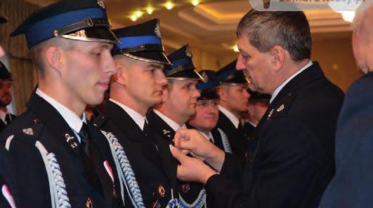 pl Brązowy Medal Za zasługi dla Pożarnictwa otrzymali: druh Daniel Gadomski, druh Karol Krystosiak, druh Artur Leszczyński, druh Damian Leszczyński, druh