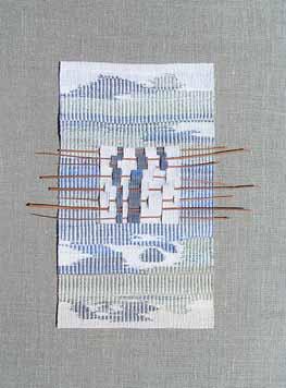 MARZENA FISZCZUK Mroźny horyzont 40 x 54 cm, technika: gobelin (len barwiony, wiklina, płótno lniane), 2014 Poranek w słońcu 40 x 54 cm, technika własna, ryps, brosz (len, sitowie, płótno lniane),