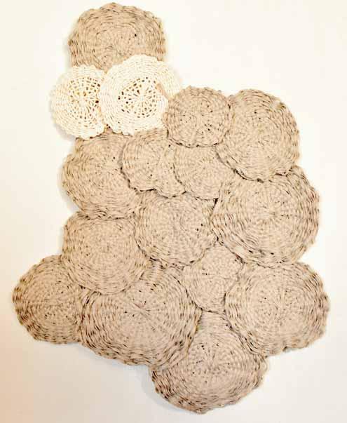 MAMI KAWAI JAPONIA/ JAPAN Rozkwit 30 x 25 cm, technika własna, 2014 Urodziła się w Tokio. Ukończyła Uniwersytet Tama Art w Tokio. Zajmuje się tkaniną artystyczną.