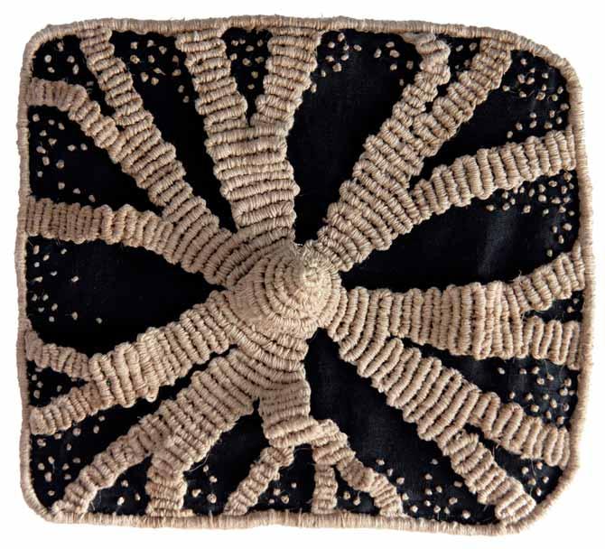 TERESA SZUSZKIEWICZ-SPRYSZAK Wszystkie drogi prowadzą do 33 x 28 x 7 cm, technika własna, 2014 Absolwentka PWSSP (obecnie ASP) we Wrocławiu dyplom w 1972 r.