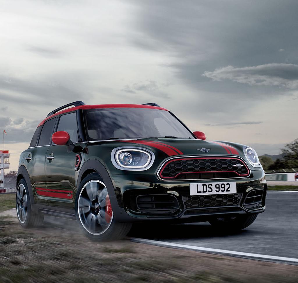 WIĘCEJ PRZYGÓD NA GODZINĘ. Ciesz się widokami, czując przy tym możliwie jak największy kontakt z drogą w MINI John Cooper Works Countryman.