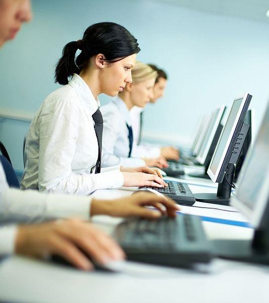 Dialog społeczny Godna praca Kwota dofinansowania programu ze środków EOG i norweskich: 6 120 000 EUR