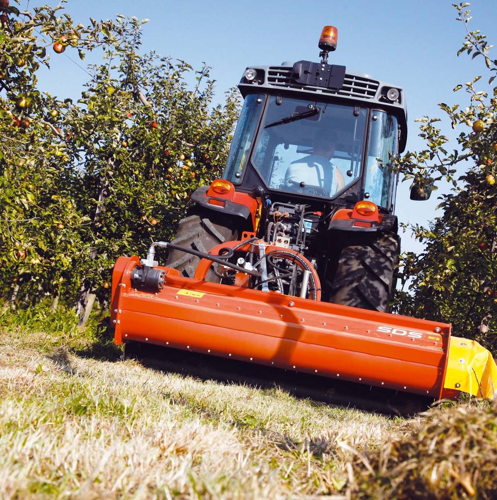 SDS 150 180 210 WYKORZYSTANIE ROZDROBNIONEJ TRAWY System bocznego wyrzutu SDS (Side Delivery System) pozwala na układanie rozdrobnionej trawy wzdłuż rzędów plantacji.