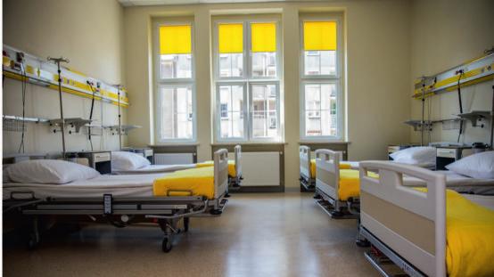 architektami, aranżatorami wnętrz ale przede wszystkim z ludmi - pacjentami.