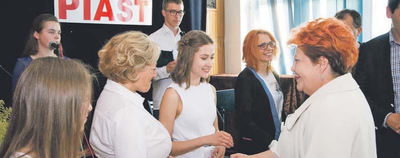 Lata zdobywanej wiedzy i praktyki w zawodzie lekarza to cenna cecha, ale nawet to jeszcze nie jest wystarczające w kontakcie z chorym człowiekiem, cierpiącym, rozbitym emocjonalnie, zaniepokojonym co