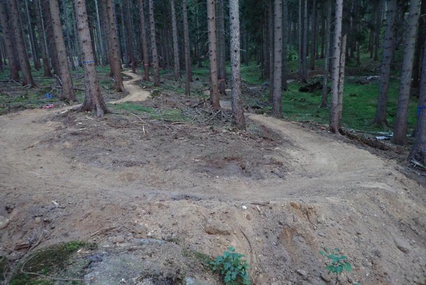 6. Zakręty profilowane są wykonane niezgodnie z projektem.