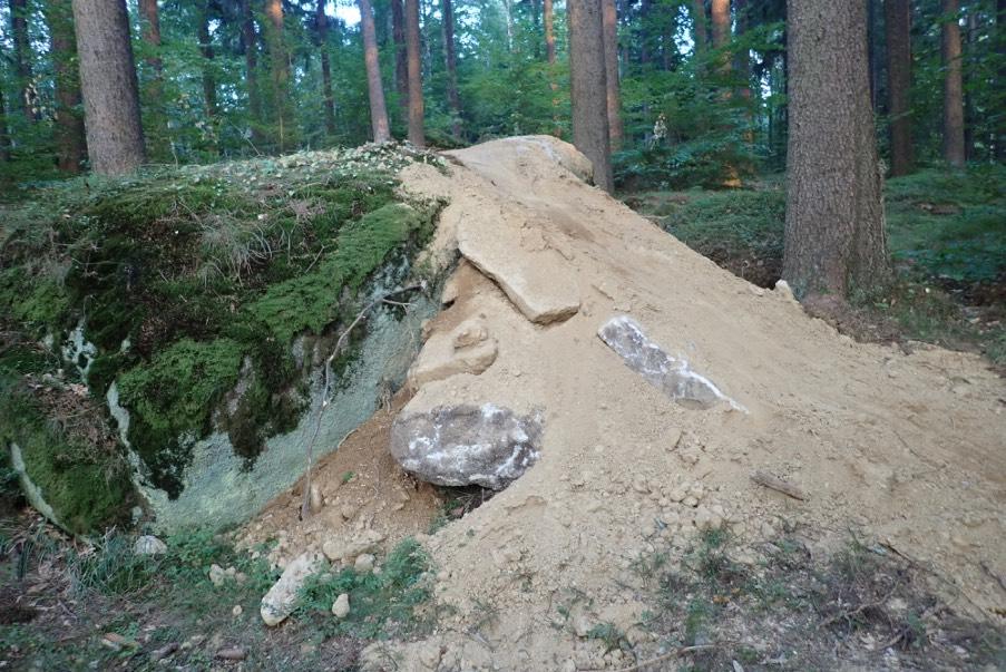 5. Nasypy które są elementem najazdów i zjazdów z kamieni, zakrętów profilowanych są niezagęszczone.