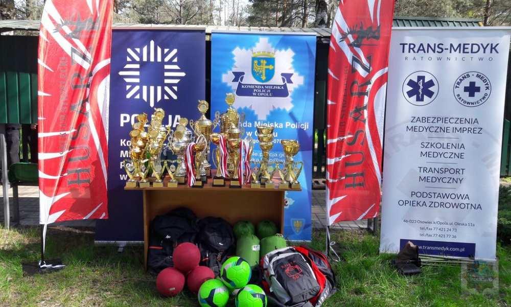 Organizatorami imprezy byli Komenda Miejska Policji w Opolu, Starostwo Powiatowe w Opolu oraz Zespół Szkół im. Józefa Warszewicza w Prószkowie.
