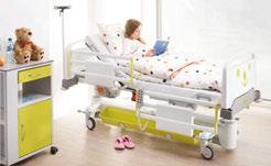 Model EKP XC spełnia kryteria normy EN 285, co zostało potwierdzone certyfikatem TUV Rheinland. Evario łóżko kliniczne do wszystkich oddziałów szpitalnych STIEGELMEYER Sp. z o.o., Stolno / Pawilon 7A Nowoczesne łóżko Evario jest odpowiednie do codziennej opieki nad pacjentem, intensywnej terapii oraz jako wsparcie w szybkim powrocie do zdrowia.
