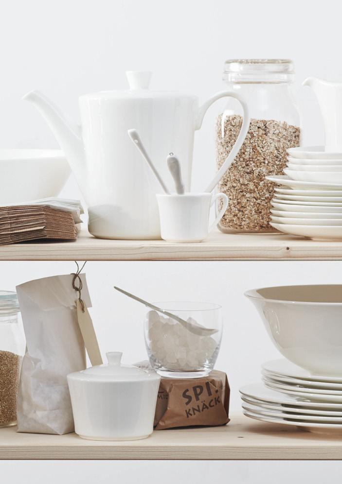 JADE projekt Rosenthal Kolekcja Jade wyróżnia się wśród pozostałych linii marki Rosenthal nie tylko charakterystycznym odcieniem bieli bone china i niezwykłą przejrzystością, ale również prostym,