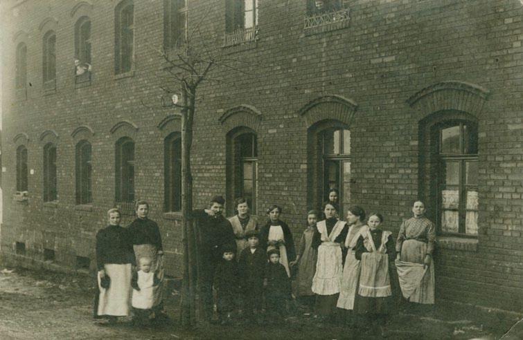 Typowy dom robotniczy (tzw. familok) przy obecnej ul. P. Kempki 27-29 w kolonii Borsigwerk w Biskupicach, od 1927r.