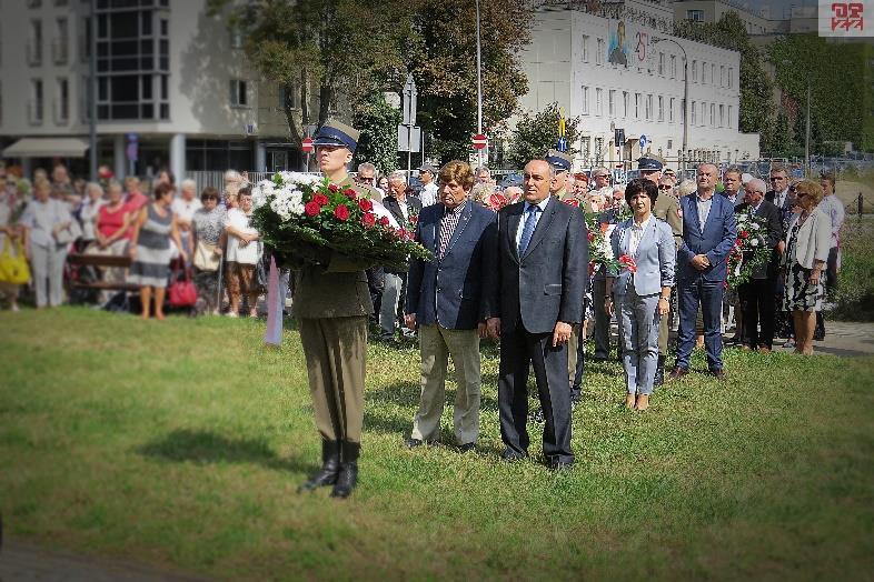 Kopernika 36/40 Oddaliśmy hołd
