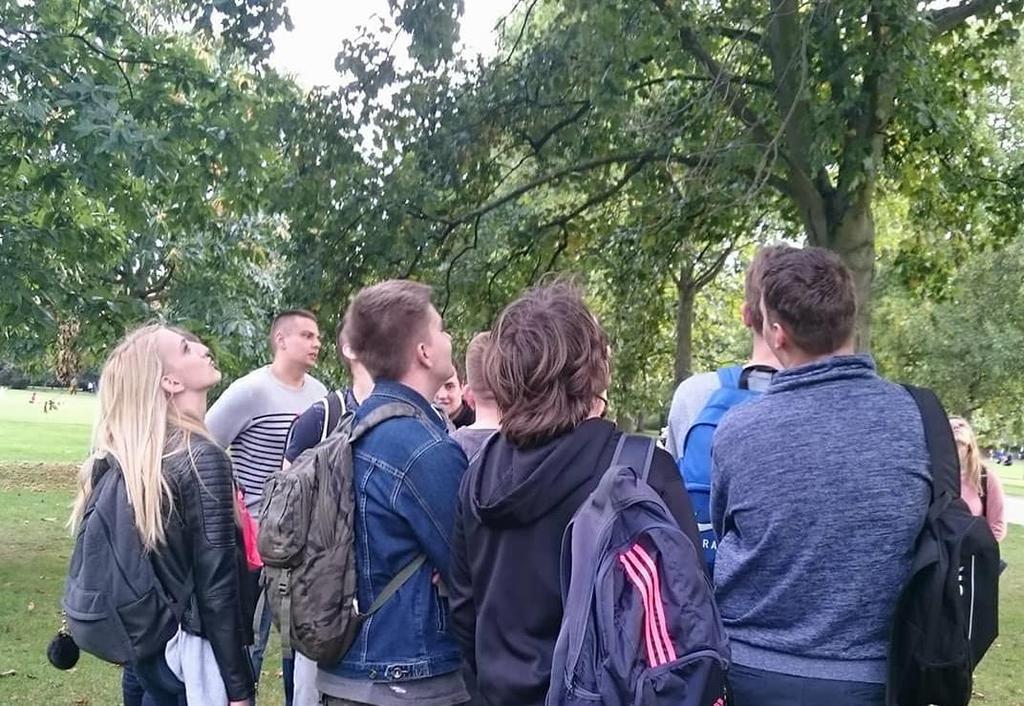 GREEN PARK Chwilę wytchnienia podczas zwiedzania tłocznego Lodnynu
