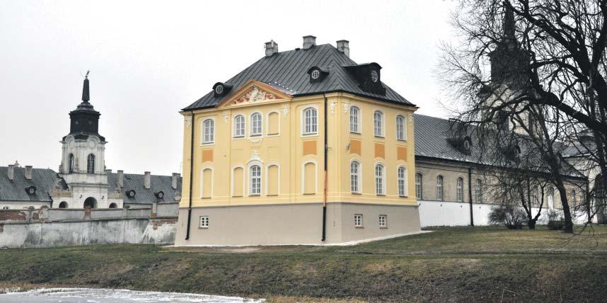 elewacji pawilonu południowego wschodniego skrzydła Pałacu Potockich.