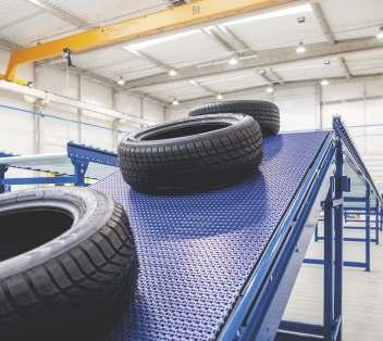 SYSTEM TRANSPORTU OPON AUTOMATYZACJA TRANSPORTU OPON System transportu opon to płynna integracja z istniejącymi platformami IT, robotami przemysłowymi, maszynami produkcyjnymi oraz innymi systemami