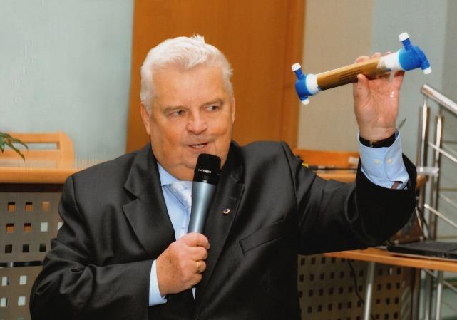 Serca od pacjentów Z prawdziwą przyjemnością dzielił się wiedzą ze studentami, z wielką cierpliwością tłumaczył i chętnie odpowiadał na pytania.