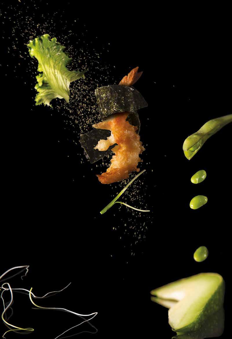 PRZYSTAWKI / ZENSAI / APPETIZERS YAKITORI szaszłyki drobiowe duszone w słodkim teriyaki chicken skewers in teriyaki 19 zł TEMPURA EBI kreweteki w chrupiącym cieście tempura set of 5 shrimps in crispy