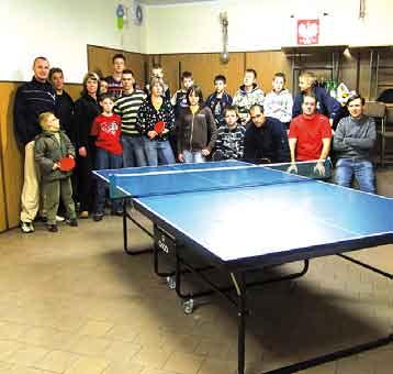 str. 25 Turniej tenisa stołowego w Rokitach W dniach 30-31.10.2009 w Rokitkach odbył się z inicjatywy Rady Sołeckiej turniej tenisa stołowego.