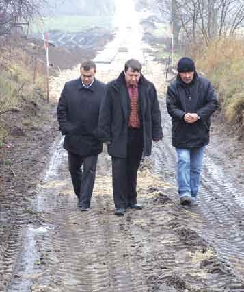 Trwają prace na ulicy Poprzecznej i Zajączkowskiej. Poprawiono również nawierzchnię jednej z dróg w Boroszewie.
