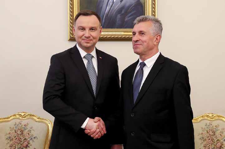 Szczególnym wyrazem uznania dla Gminy Firlej, było zaproszenie przez Prezydenta Rzeczypospolitej Polskiej Pana Andrzeja Dudę, Wójta Gminy Firlej Pana Sławomira Cieszko na centralne obchody Święta